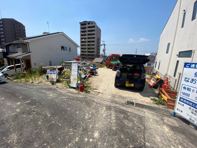 千種区光が丘1丁目の前面道路含む現地写真