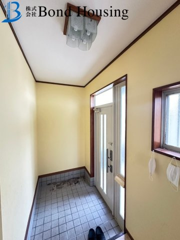 LDK16帖 全居室6帖以上 伊川谷町潤和　中古戸建の玄関