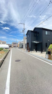 【前面道路含む現地写真】