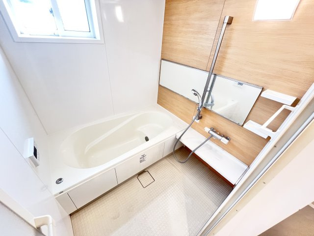 ロイヤルガーデンスタシオンの浴室|※別部屋参考写真