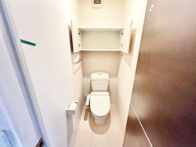 ロイヤルガーデンスタシオンのトイレ|※別部屋参考写真