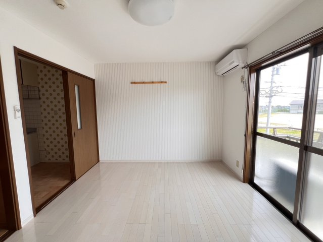 【洋室】 | グリーンヒルズ常盤 | こちらは203号室の写真となります。ご参考にしていただければ幸いです。