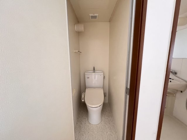 【トイレ】 | グリーンヒルズ常盤 | こちらは203号室の写真となります。ご参考にしていただければ幸いです。
