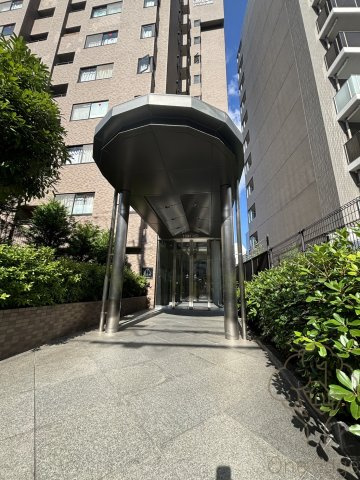 リーガル梅田のエントランス
