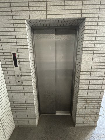 リーガル梅田の駐車場