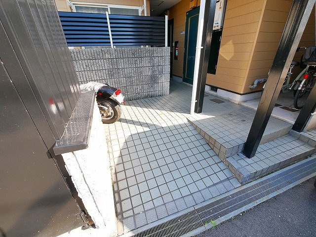 レオパレスTS奈良のその他共用部分|明るい共有スペース