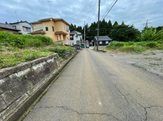 【前面道路含む現地写真】 | 千葉市緑区高津戸町　南東側駐車場　37坪　更地　
交通量の少ない安全な道路で小さなお子様にも安心です