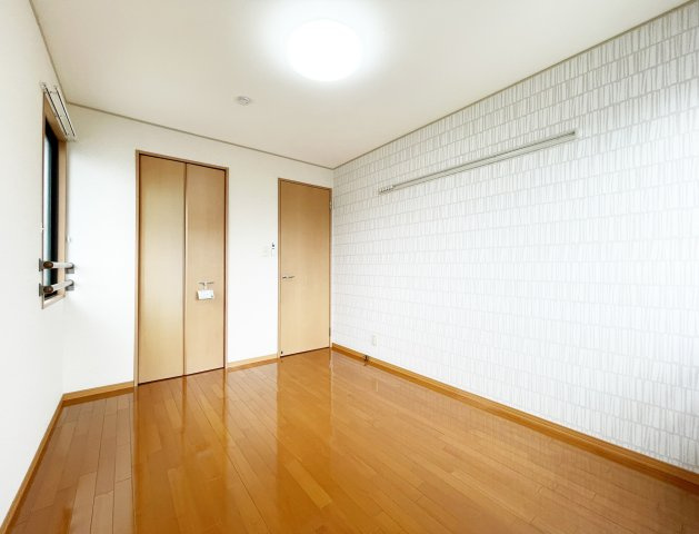 ファミール三軒屋　Ｂ棟の居間・リビング