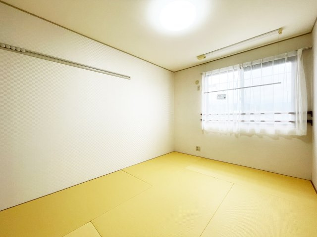 ファミール三軒屋　Ｂ棟の和室