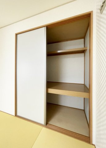 ファミール三軒屋　Ｂ棟の収納