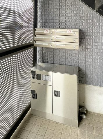 ファミール三軒屋　Ｂ棟のその他共用部分