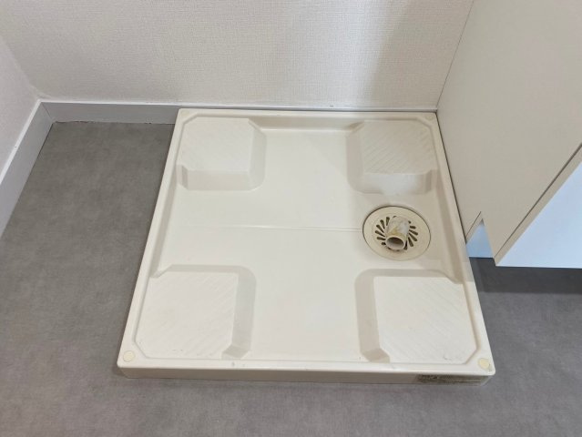 ライオンズマンション高針台のランドリースペース|防水パン付き洗濯機置場