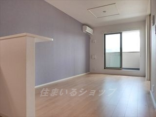 安芸高田市吉田町山手のアパートの居間・リビング