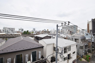 【展望】 | 眼前に広がる空の雄大さと、このお部屋の自慢の一つである「眺望」をご覧ください。毎日、この景色を独り占めできる新生活に夢が広がります。～即日のご見学可能～　お問合せはお気軽にどうぞ。
