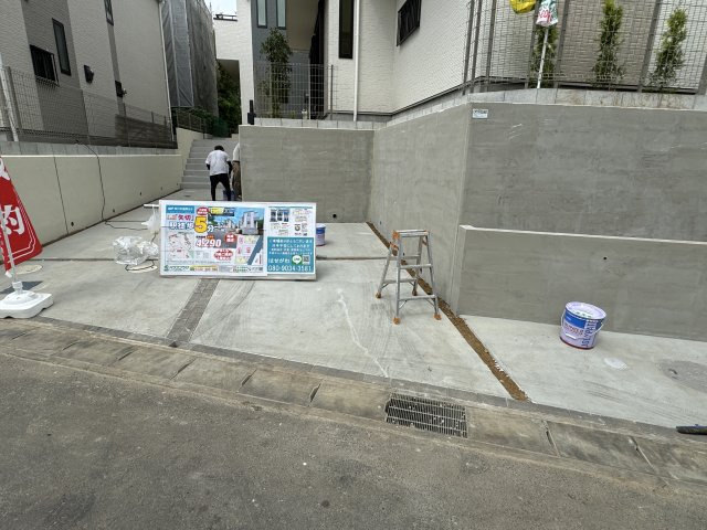 市川市国府台５丁目新築戸建【国府台小学校：2分】の駐車場|B号棟駐車スペース