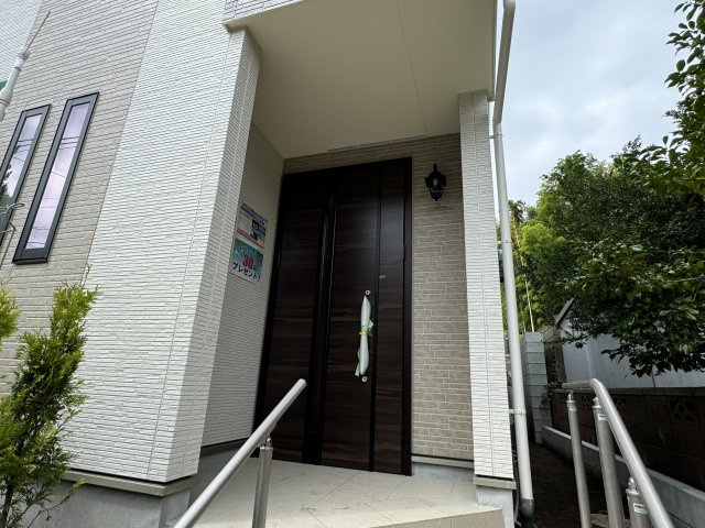 市川市国府台５丁目新築戸建【国府台小学校：2分】のエントランス|エントランス・玄関ポーチ