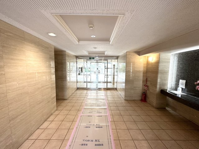 クレア角五郎グレースコートのエントランス