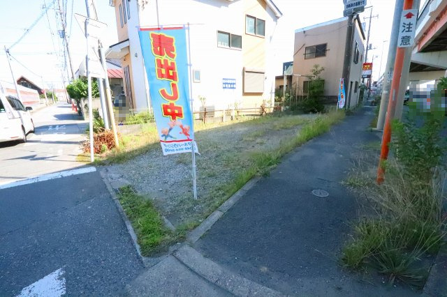 三郷市　彦江1丁目　売地の前面道路含む現地写真|前面道路含む現地写真です