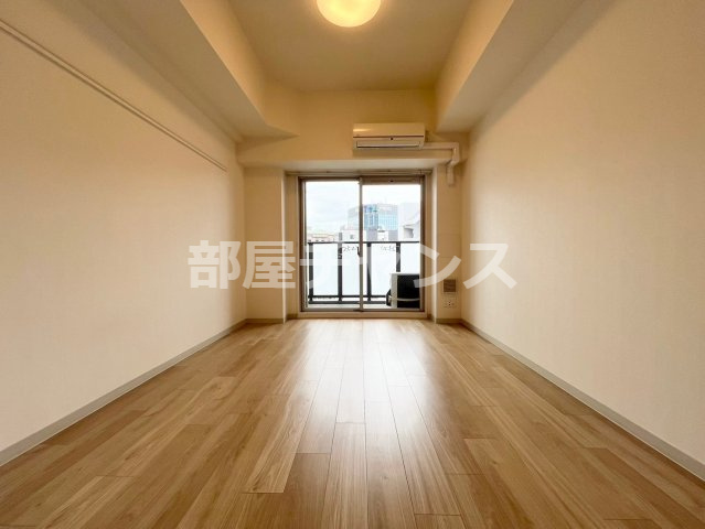 プレサンス栄ライズの居間・リビング