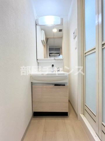 プレサンス栄ライズの独立洗面台