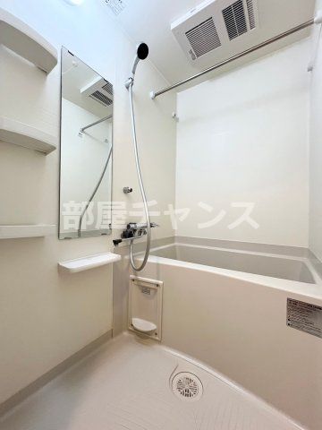 プレサンス栄ライズの浴室