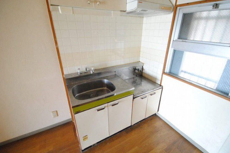 シャトレ今町のキッチン|コンパクトなキッチンで掃除もラクラク