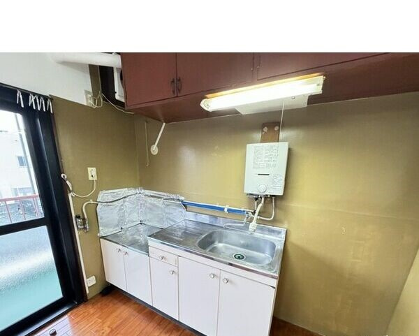 津川アパートのキッチン