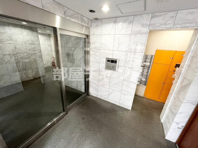 インプルーブ鶴舞のエントランス