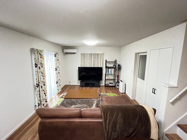 【居間・リビング】 | 南区大福 | 掃き出し窓からしっかり陽が入ります☆