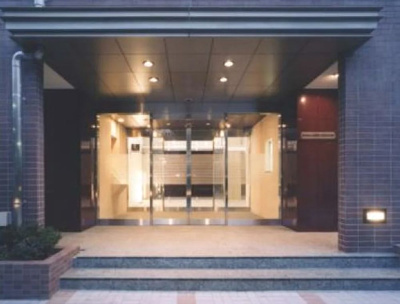 【エントランス】 | Brilliaガーデン池袋 | 毎日通るエントランスはこのようになっています