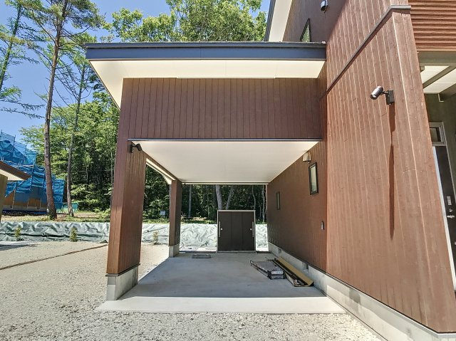 [新築!] 緑織りなす日々の時間の駐車場|車がゆったり停められますよ＾＾