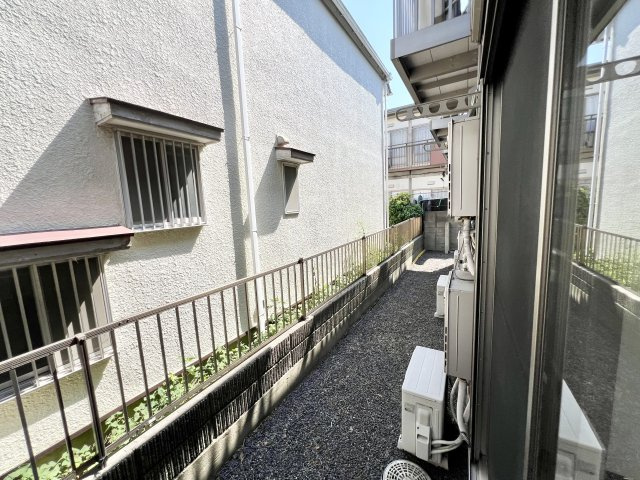 ヴィラ・アヴェニューⅡのバルコニー|外からの目が気にならないバルコニーで洗濯物が干せます