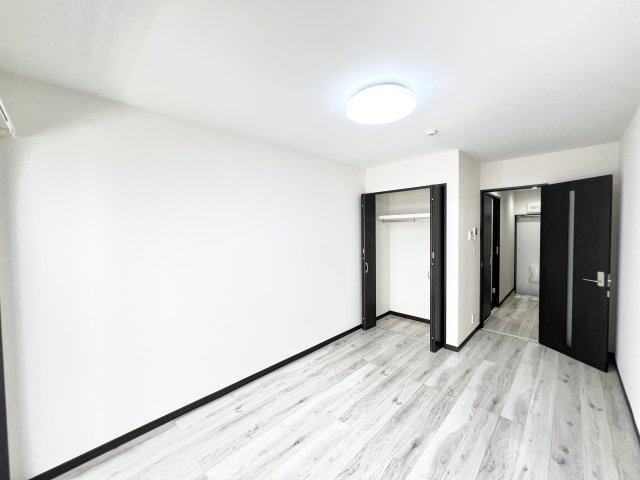 ヴィラ・アヴェニューⅡの洋室|ゆったりした洋室です