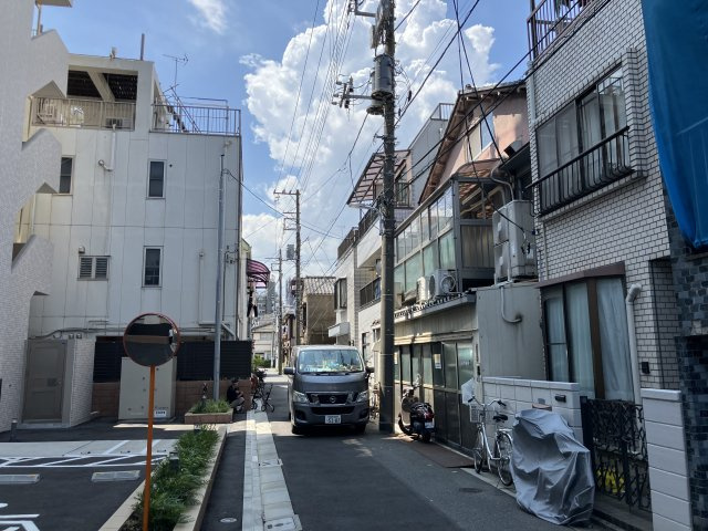 台東区清川２丁目の売地の前面道路含む現地写真