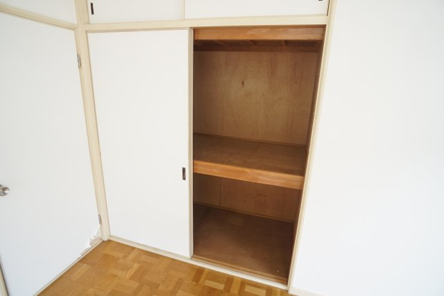 武庫山１丁目貸家の収納