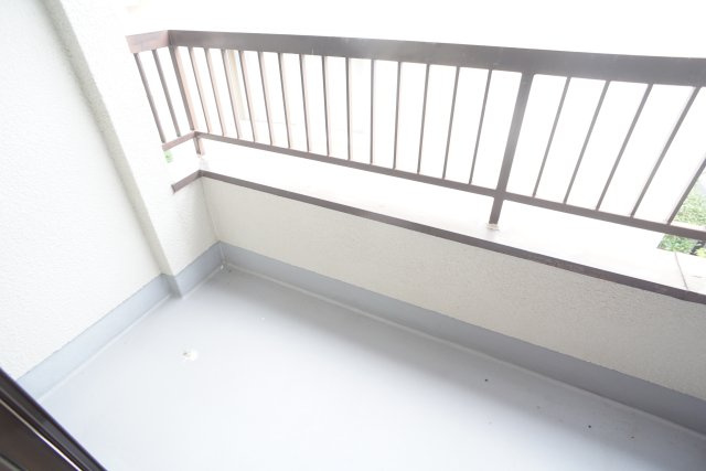 武庫山１丁目貸家のバルコニー
