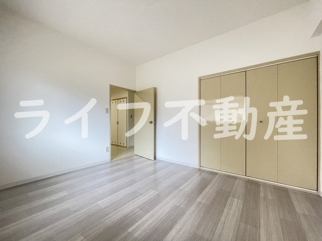 メゾンイサムの洋室|明るい洋室です