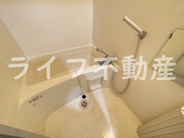 メゾンイサムの浴室|落ち着いた空間のお風呂です