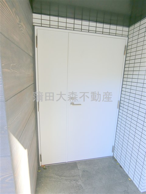 ティモーネ　プレミアム蒲田のその他共用部分|曜日時間関係なくゴミ出し可能なゴミ捨て場！