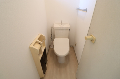 【トイレ】 | メゾンフェール | ※同物件・反転タイプの写真です。