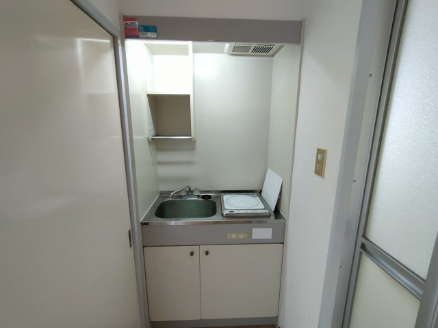 あたらしやマンションのキッチン