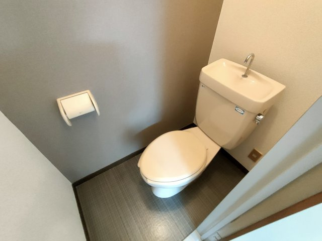 あたらしやマンションのトイレ