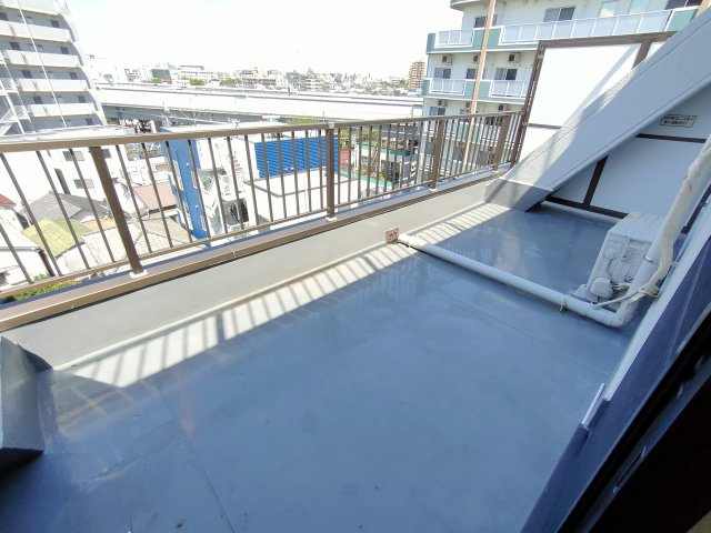 あたらしやマンションのバルコニー