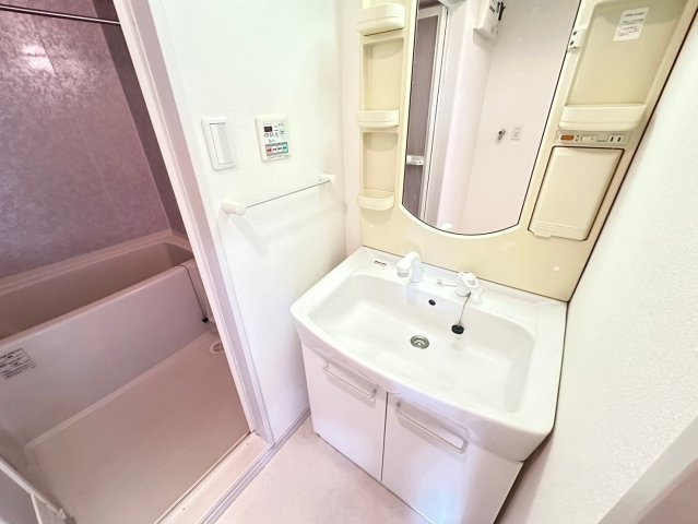 プリマヴェーラ諏訪野の独立洗面台|※同タイプのイメージ写真　現況優先