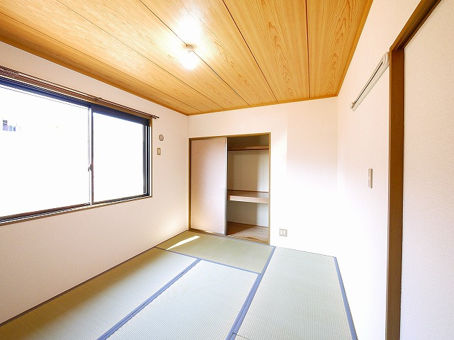 サンリッチの内装|おしゃれな居間です