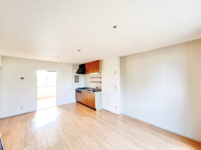 カーサみつわ台　Eの居間・リビング|※別部屋参考写真