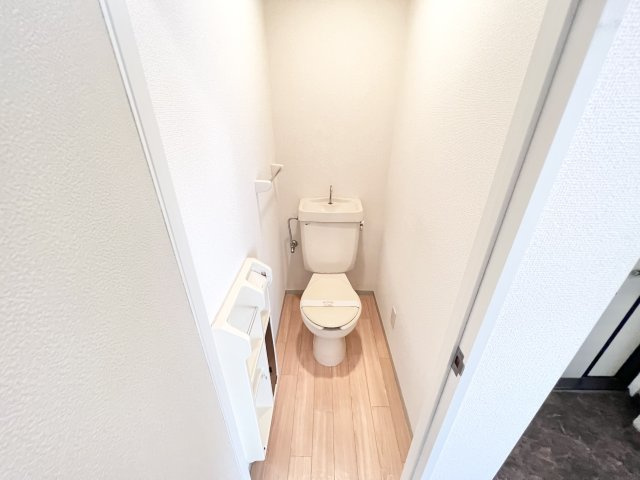 カーサみつわ台　Eのトイレ|※別部屋参考写真