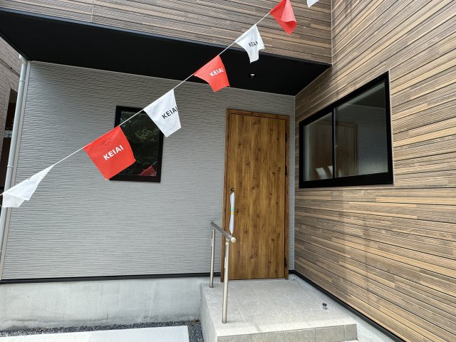 松戸市二十世紀が丘丸山町新築戸建【大橋小学校：6分】のエントランス|エントランス・玄関ポーチ