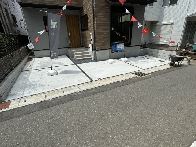 松戸市二十世紀が丘丸山町新築戸建【大橋小学校：6分】の駐車場|駐車スペース・２台駐車可