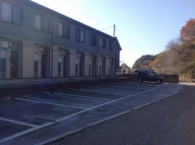 【駐車場】 | レオパレスナチュールⅡ | 画像8